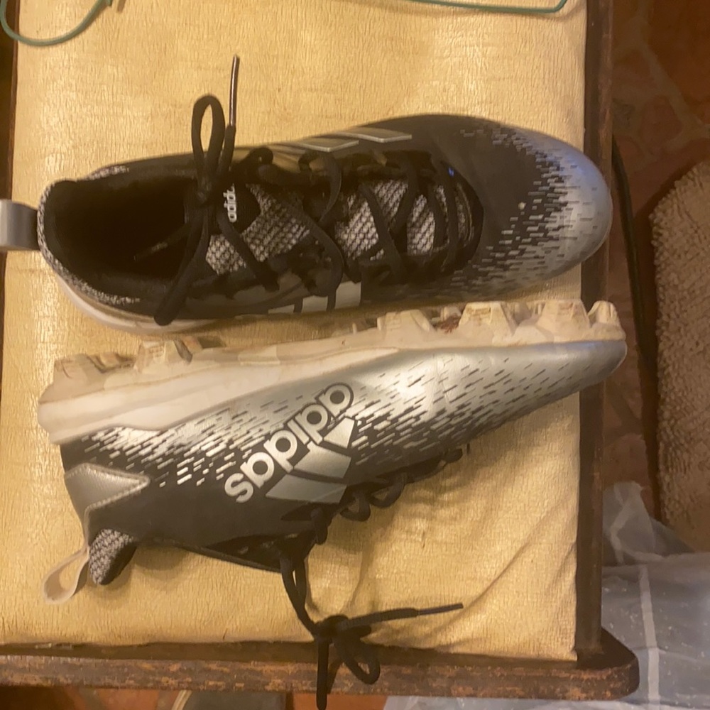 Soccer cleats